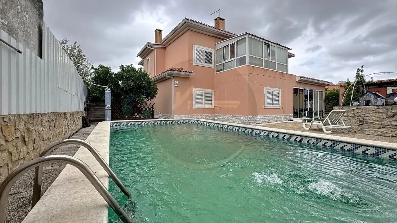 Moradia T6 de Charme em Azeitão, com Piscina