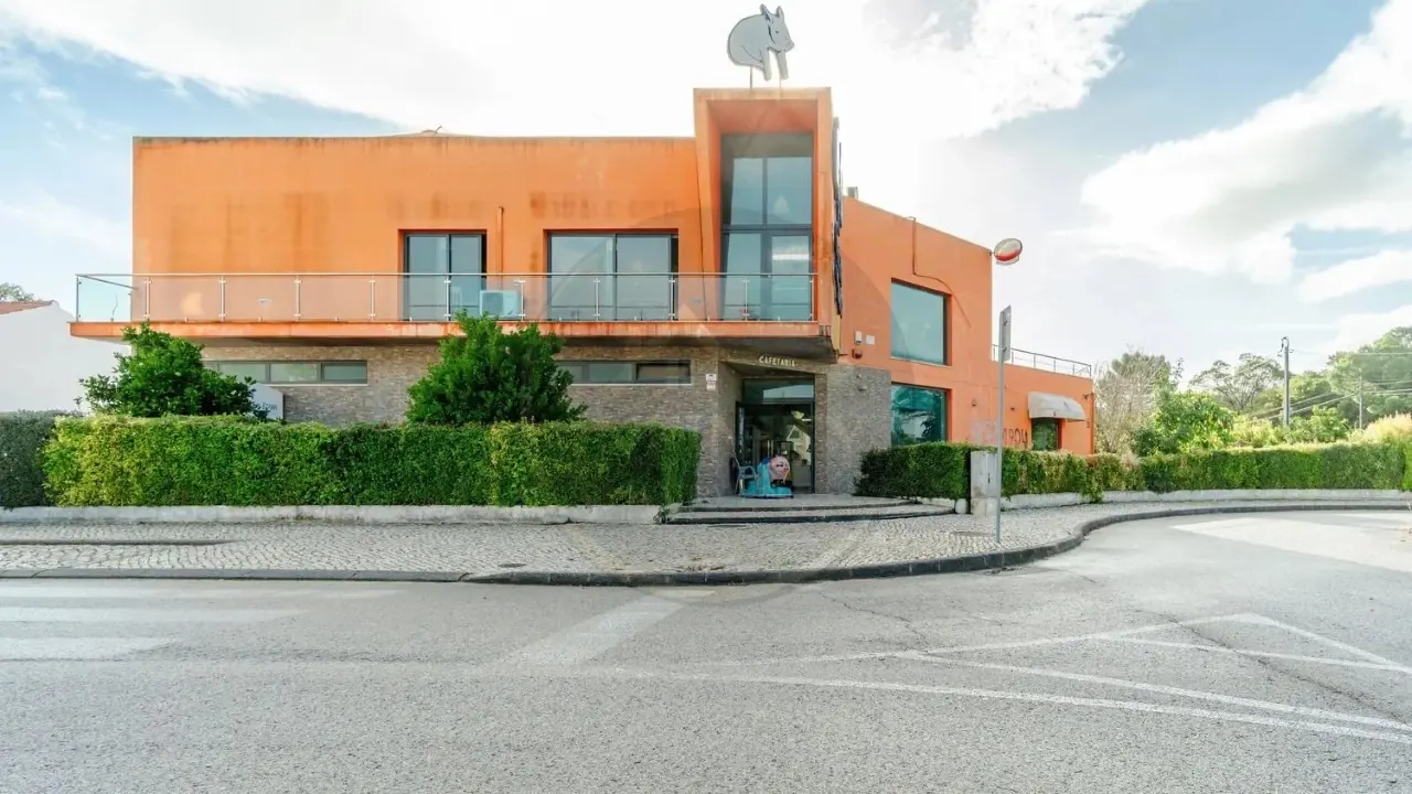Oportunidade Única em Azeitão Restaurante Conceituado à Venda